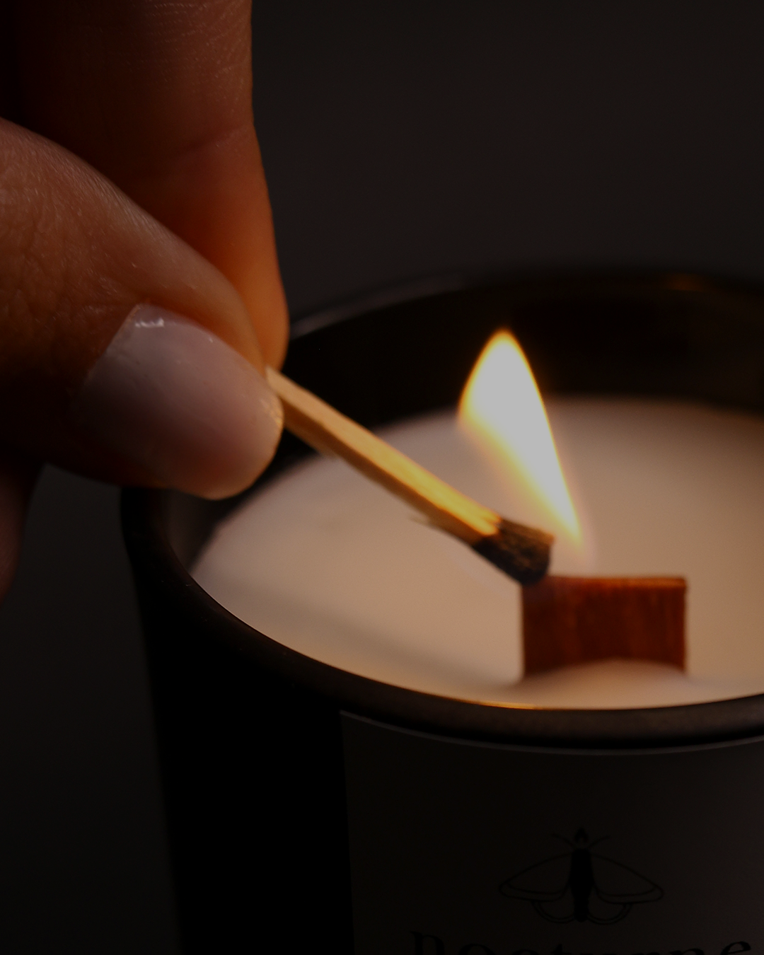 soft whispers - aromatic candle